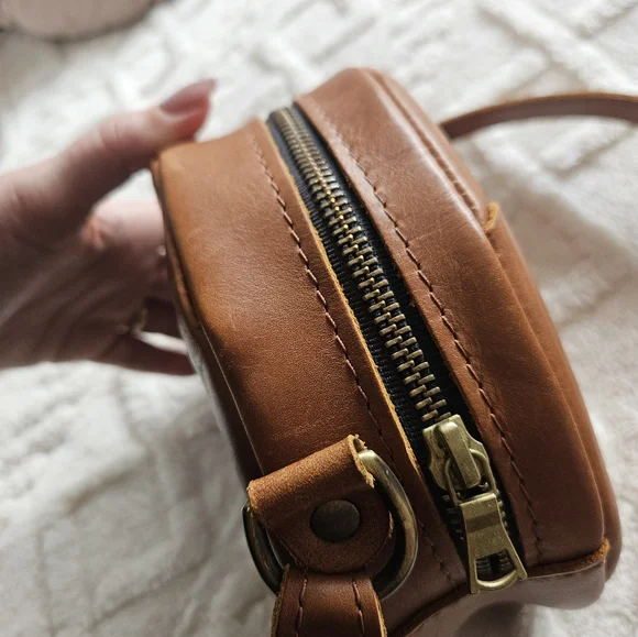 Portland Leather Honey Circle Bag - Picture 4 of 7